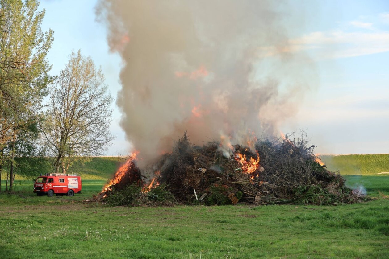 vuzmenka Oporovec vuzmenka Oporovec