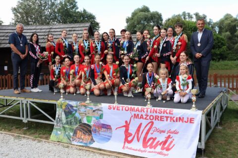 župan i mažoretkinje