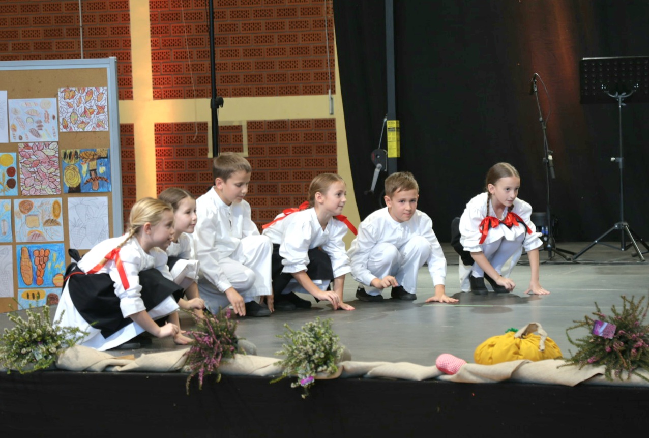 Smotra dječjeg folklora Mala Subotica