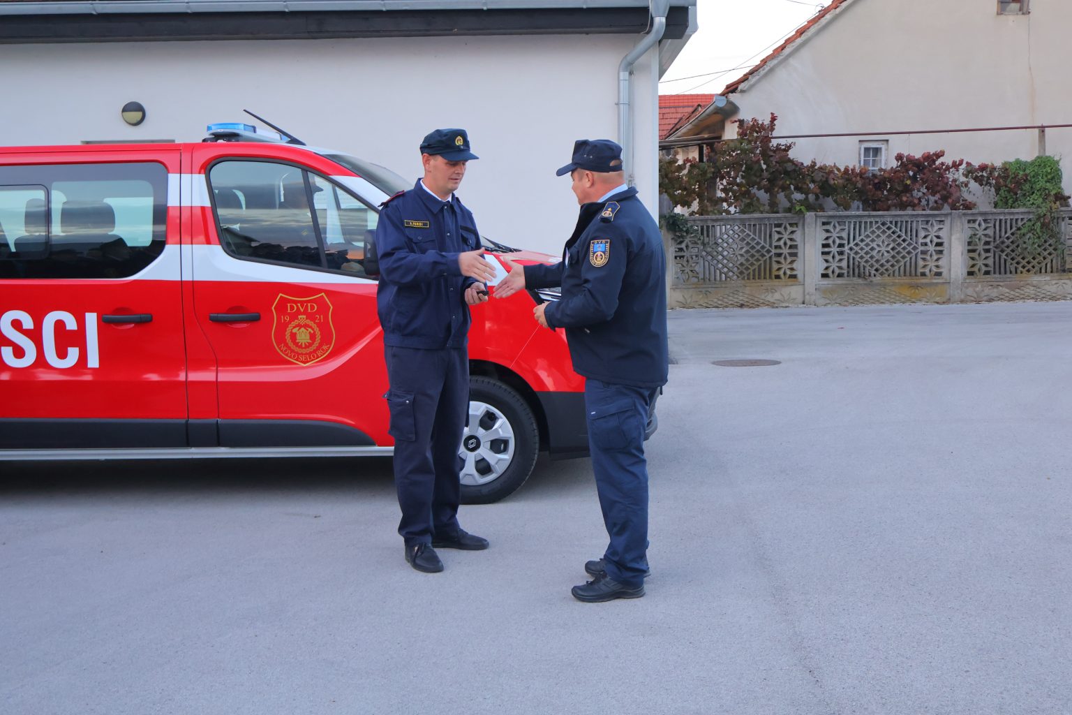 DVD Novo Selo Rok novo vozilo DVD Novo Selo Rok novo vozilo