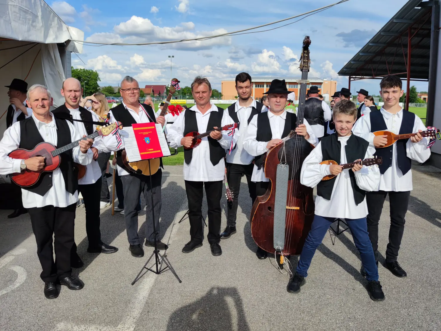 kud strahoninec, tamburaši na orehijada 2024