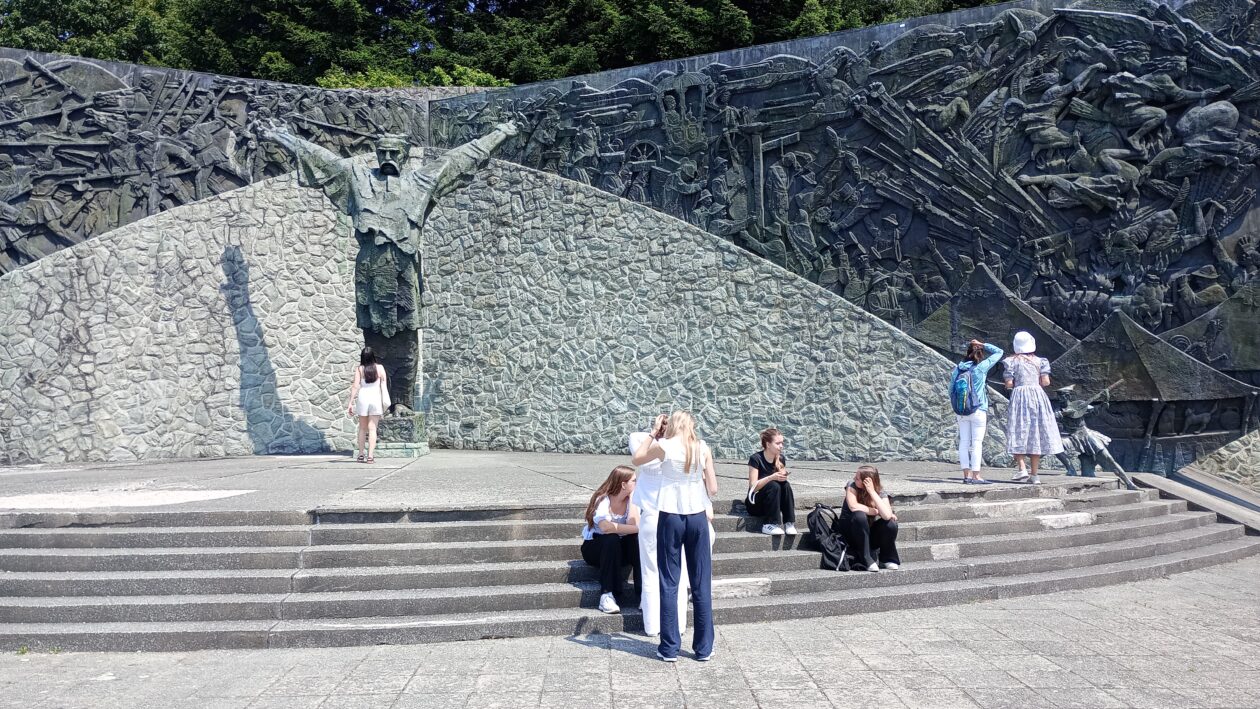 Gospodarska škola Warum krieg?