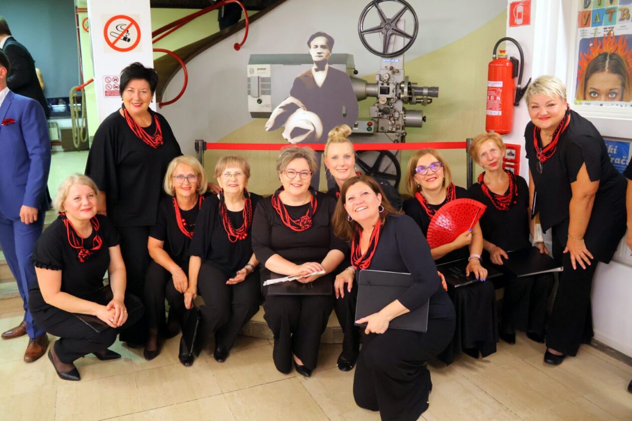 u-divnom-casu-tom-kuntaric-vecer u-divnom-casu-tom-kuntaric-vecer