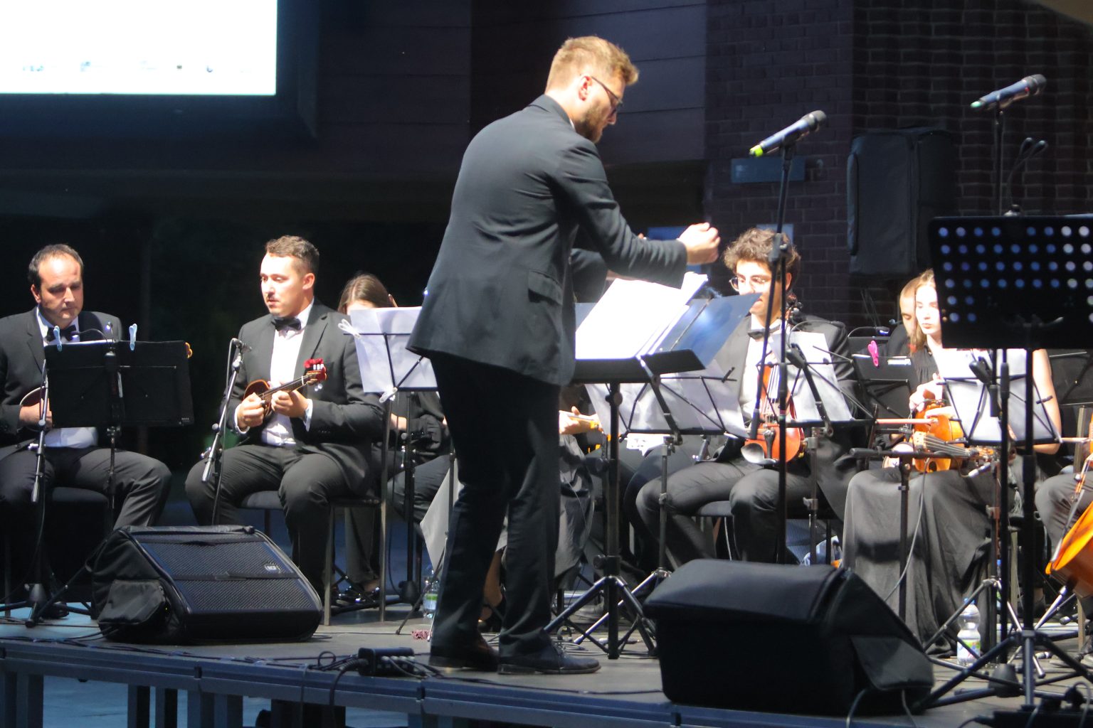 u-divnom-casu-tom-kuntaric-vecer u-divnom-casu-tom-kuntaric-vecer