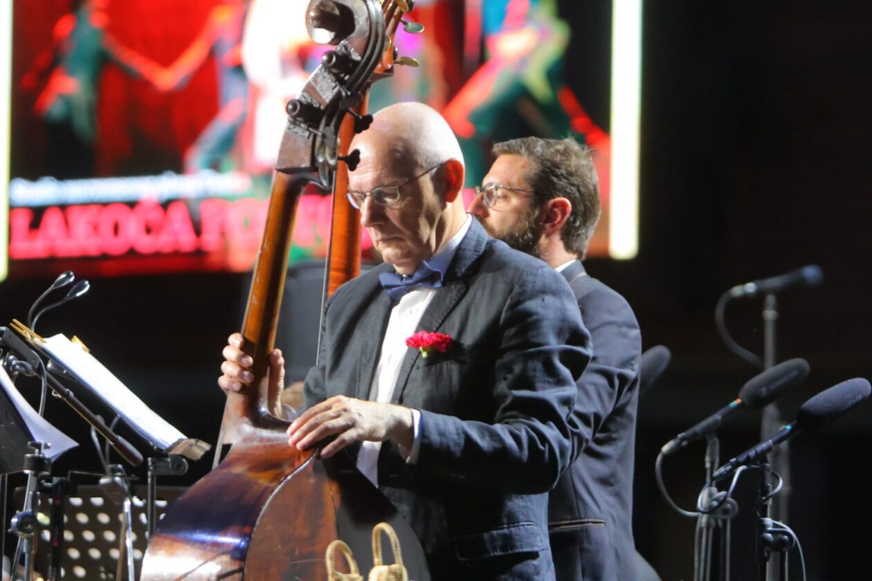 u-divnom-casu-tom-kuntaric-vecer u-divnom-casu-tom-kuntaric-vecer