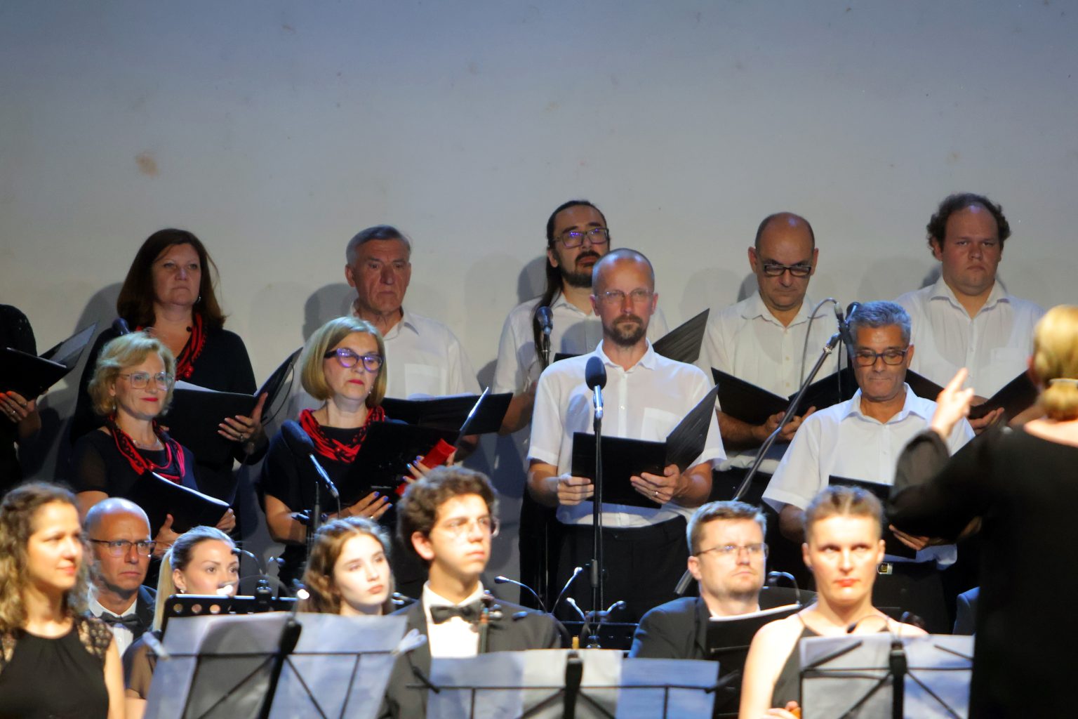 u-divnom-casu-tom-kuntaric-vecer u-divnom-casu-tom-kuntaric-vecer