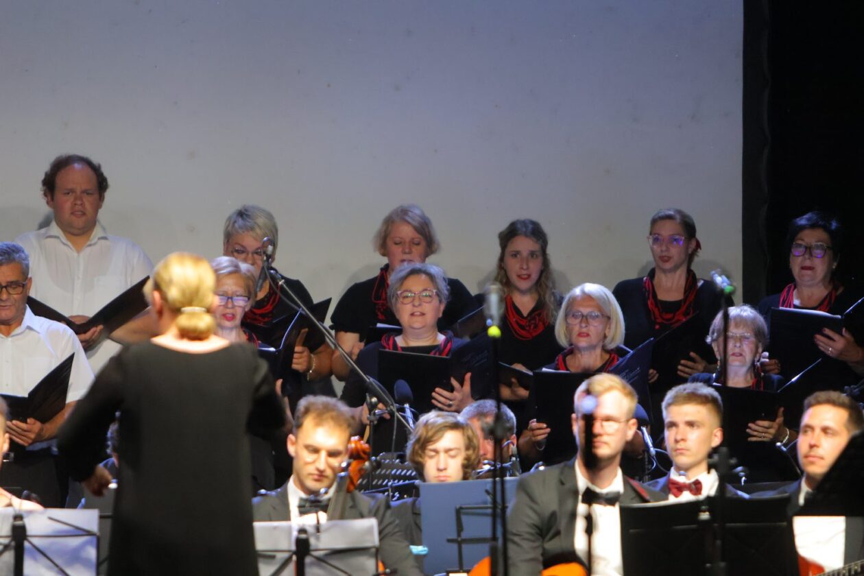 u-divnom-casu-tom-kuntaric-vecer u-divnom-casu-tom-kuntaric-vecer