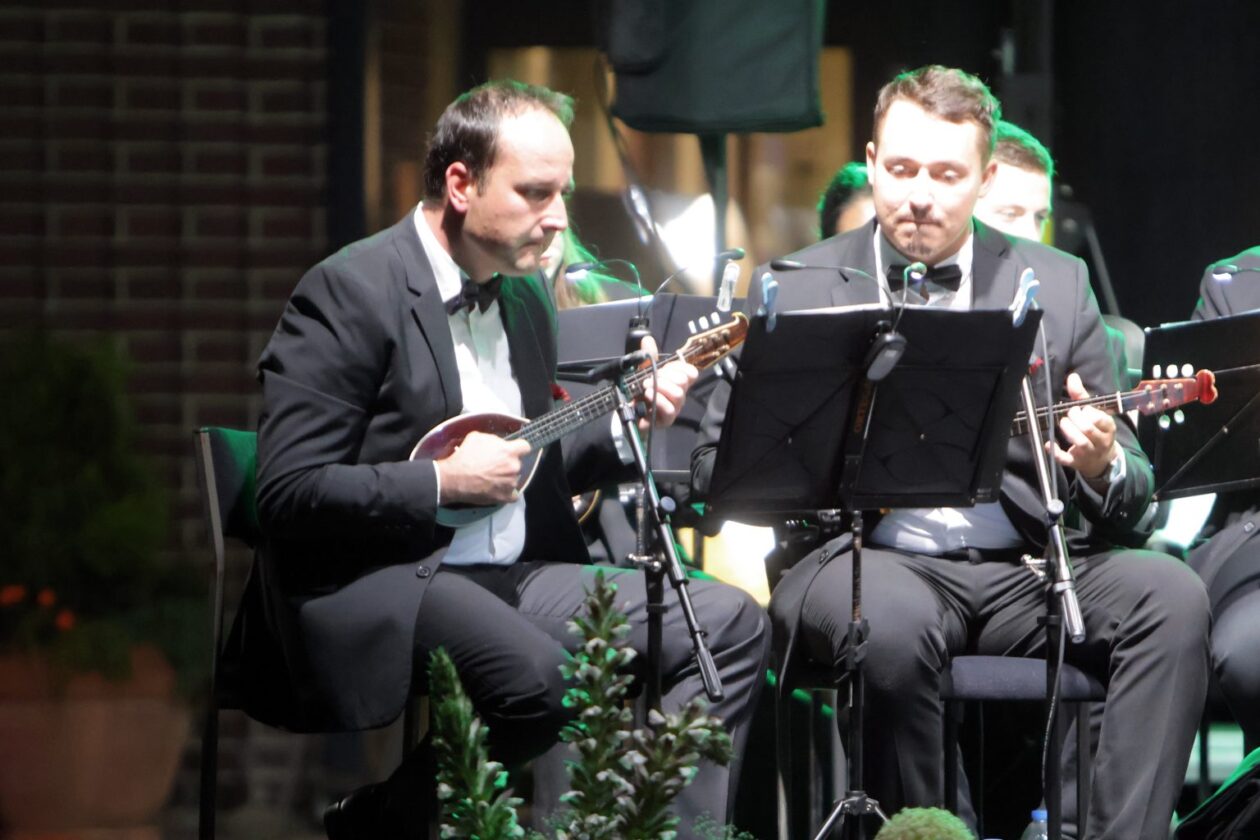 u-divnom-casu-tom-kuntaric-vecer u-divnom-casu-tom-kuntaric-vecer