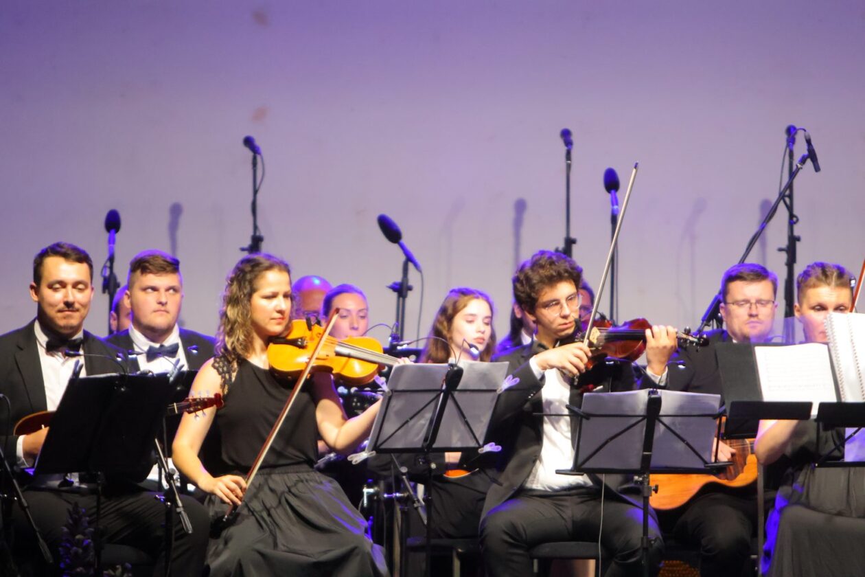 u-divnom-casu-tom-kuntaric-vecer u-divnom-casu-tom-kuntaric-vecer