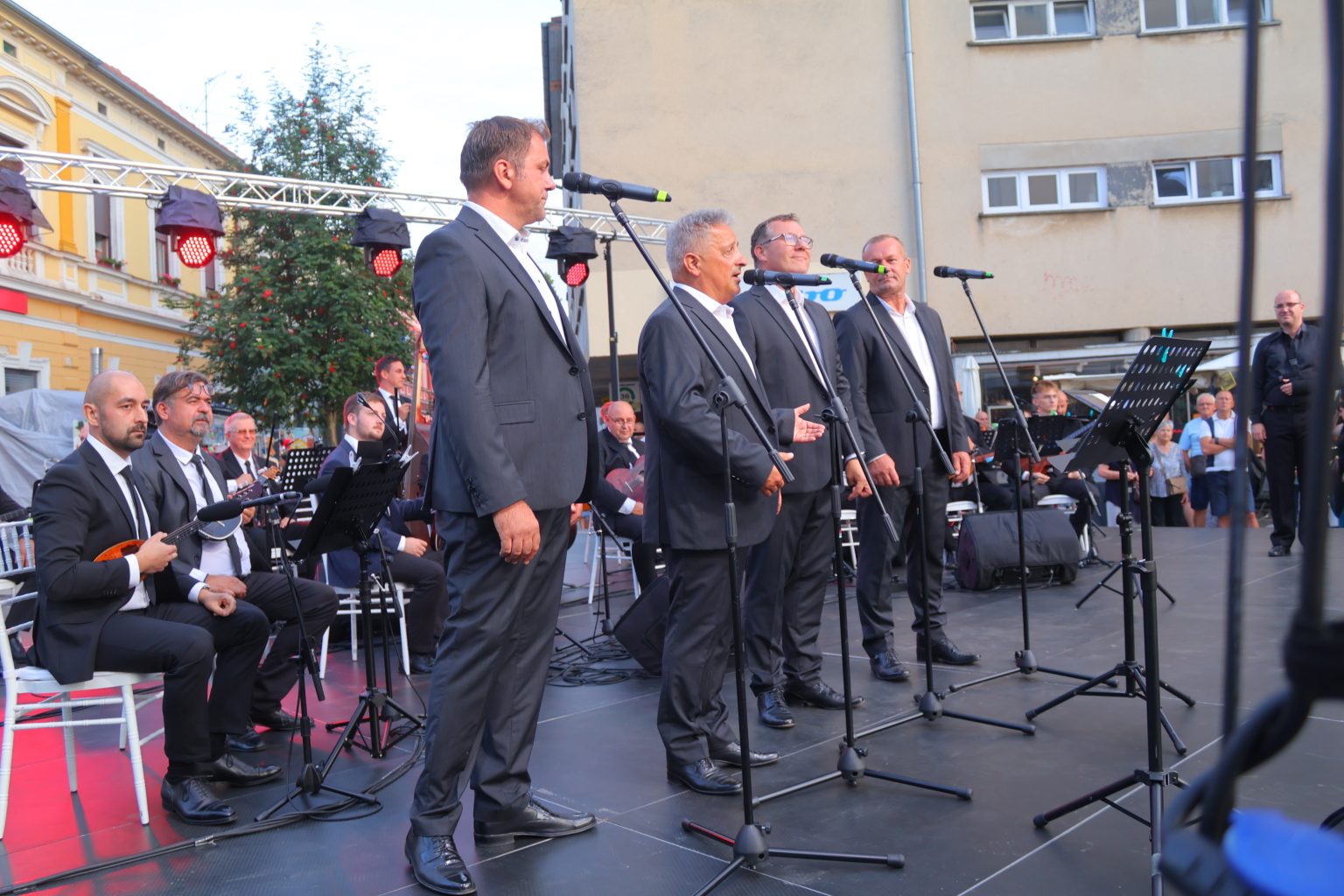 Kvartet Gubec Varaždinski tamburaški orkestar