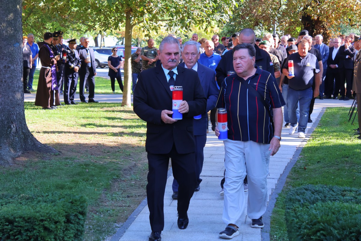 Dan branitelja polaganje vijenaca