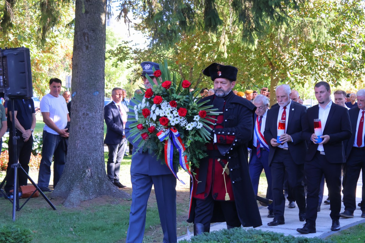 Dan branitelja polaganje vijenaca
