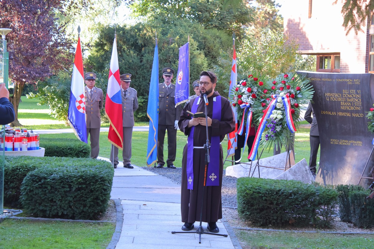 Dan branitelja polaganje vijenaca