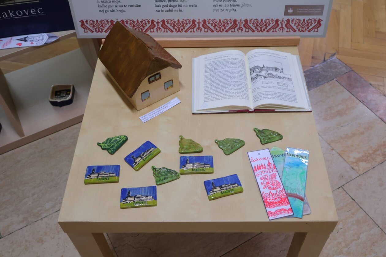 umjetnost među knjigama