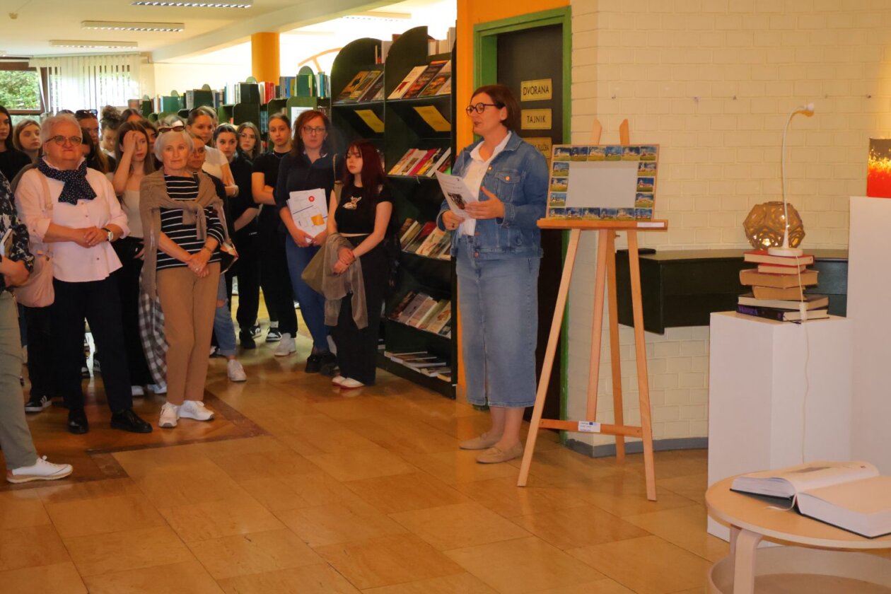 umjetnost među knjigama