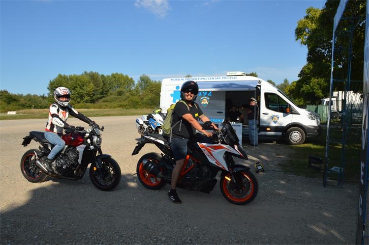 INFO PUNKT Tradicionalna motorijada u Čakovcu uz preventivnu akciju za motocikliste (3) INFO PUNKT Tradicionalna motorijada u Čakovcu uz preventivnu akciju za motocikliste (3)