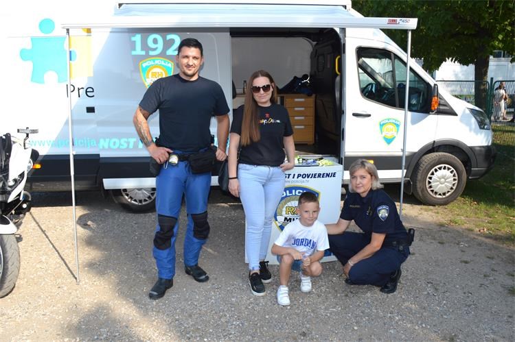 INFO PUNKT Tradicionalna motorijada u Čakovcu uz preventivnu akciju za motocikliste (8) INFO PUNKT Tradicionalna motorijada u Čakovcu uz preventivnu akciju za motocikliste (8)