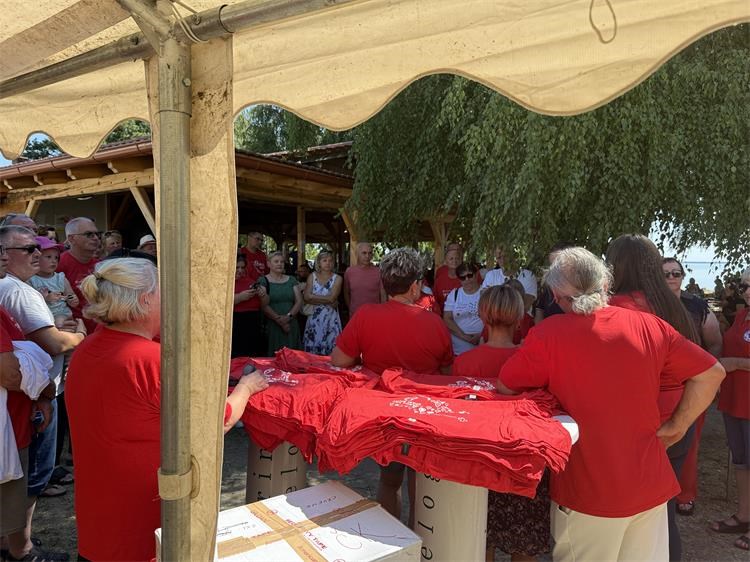 INFORMATIVNI PUNKTOVI Policija i Crveni križ zajedno obilježili Dan darivatelja krvi (2)