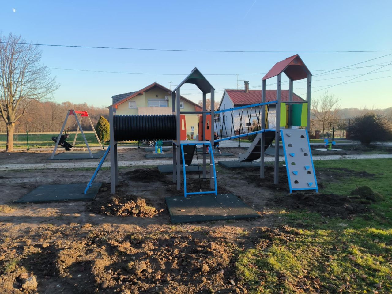 INVESTICIJE Mali Mihaljevec dobio sigurniju stanicu i moderno igralište (4)