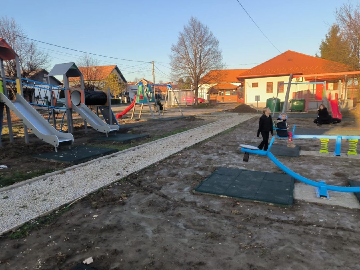 INVESTICIJE Mali Mihaljevec dobio sigurniju stanicu i moderno igralište (8)