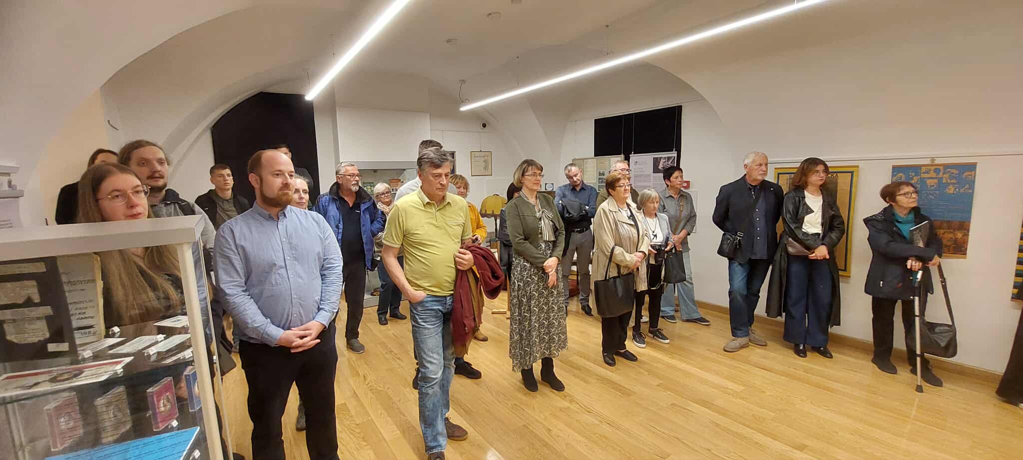 IZLOZBA KUNTARIC POZEGA (2)