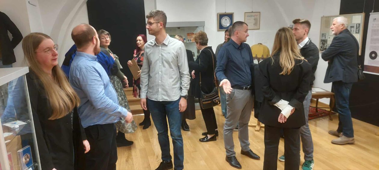 IZLOZBA KUNTARIC POZEGA (4) IZLOZBA KUNTARIC POZEGA (4)