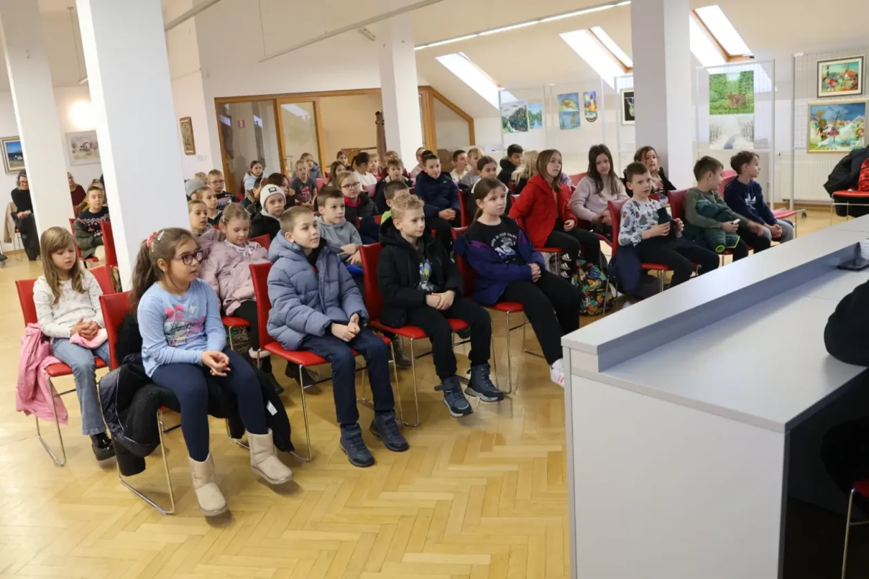 Ide Krampus, krampus, sveti nikola, prelog, KIČ Prelog, slikovnica, 5.12.2025 (23)