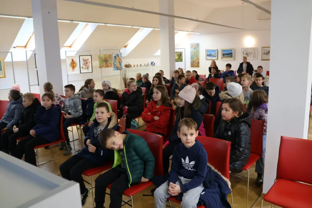 Ide Krampus, krampus, sveti nikola, prelog, KIČ Prelog, slikovnica, 5.12.2025 (6)