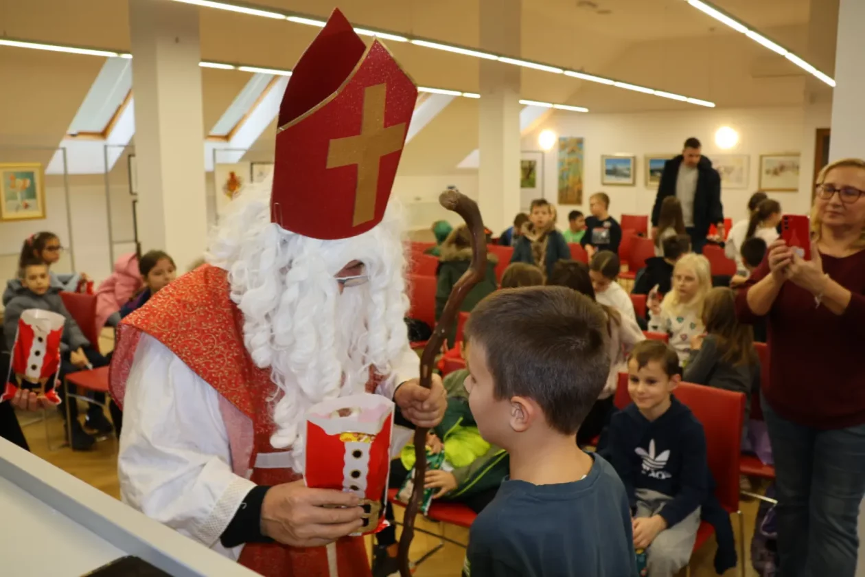 Ide Krampus, krampus, sveti nikola, prelog, KIČ Prelog, slikovnica, 5.12.2025 (61)