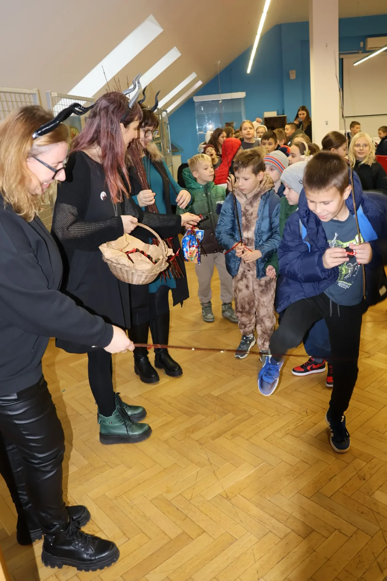 Ide Krampus, krampus, sveti nikola, prelog, KIČ Prelog, slikovnica, 5.12.2025 (73)