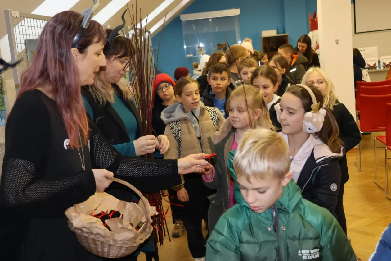 Ide Krampus, krampus, sveti nikola, prelog, KIČ Prelog, slikovnica, 5.12.2025 (74)