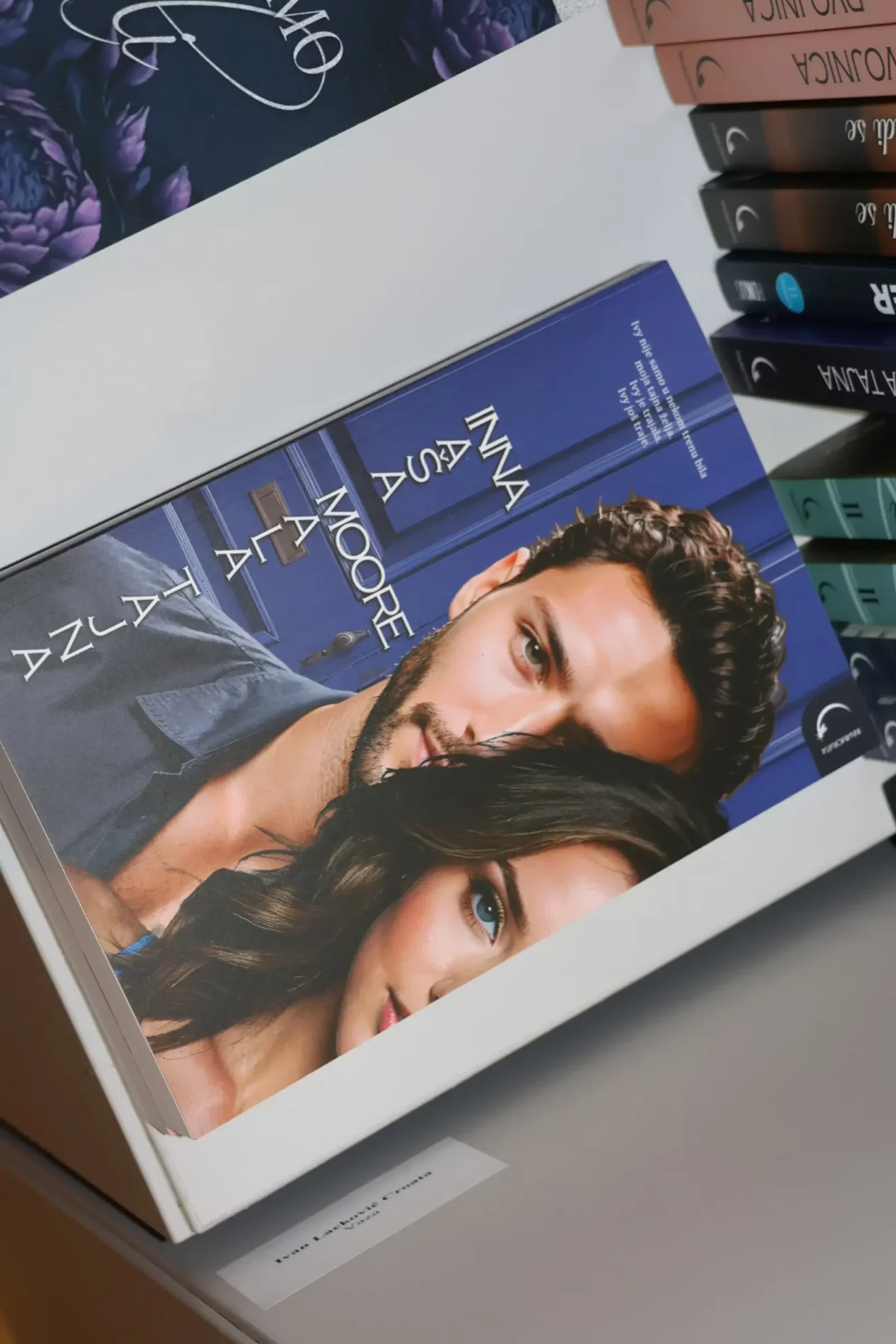 Inna Moore, Noć knjige, Prelog (11)