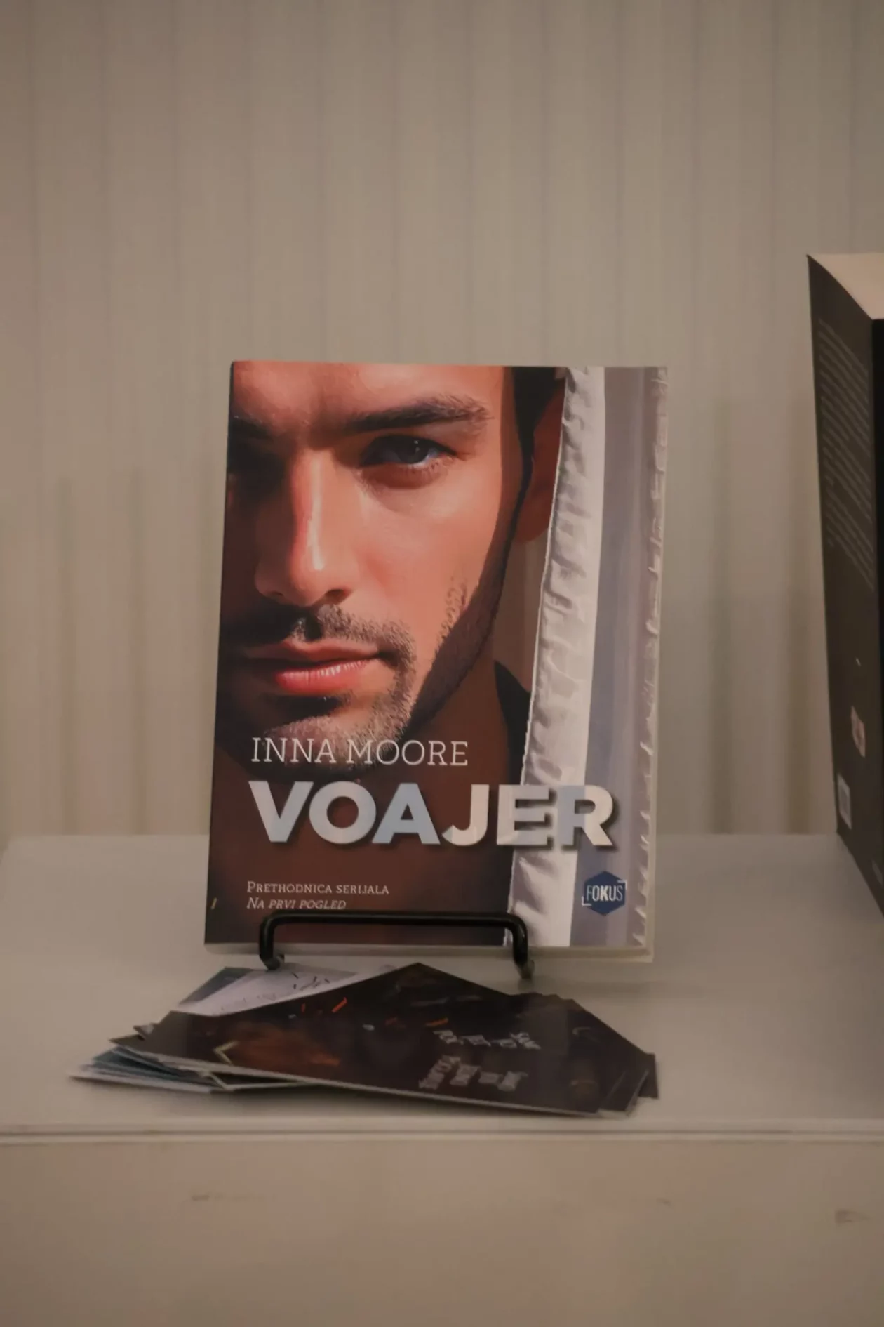 Inna Moore, Noć knjige, Prelog (12)