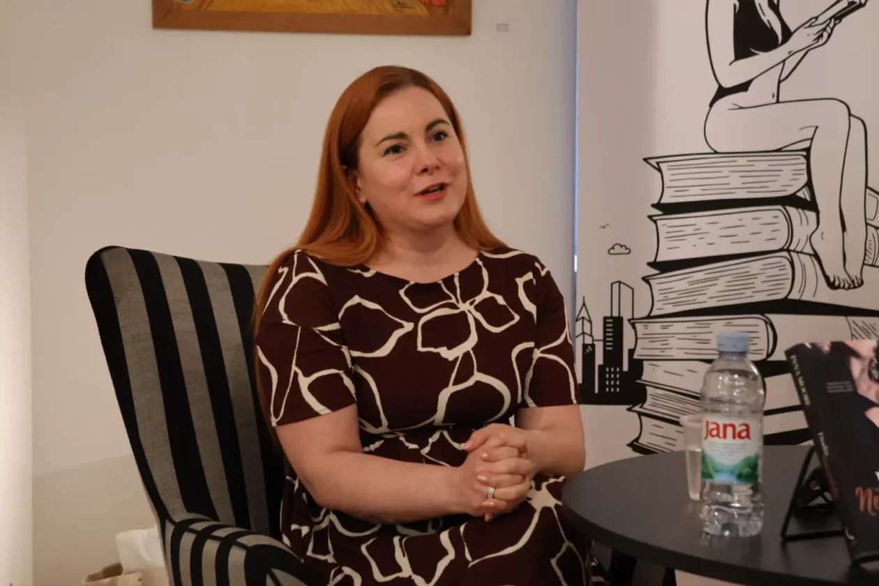 Inna Moore, Noć knjige, Prelog (18)