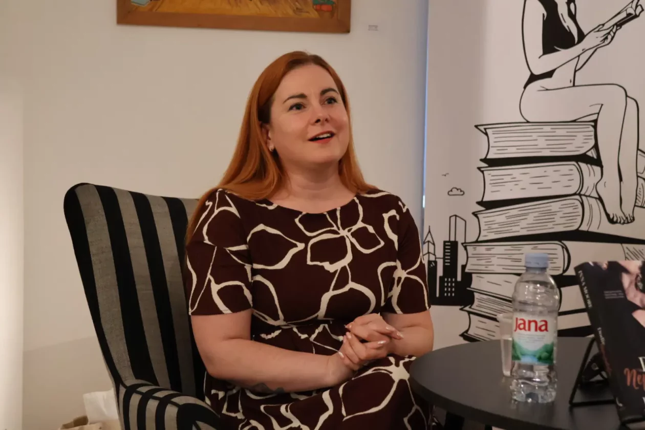 Inna Moore, Noć knjige, Prelog (19)