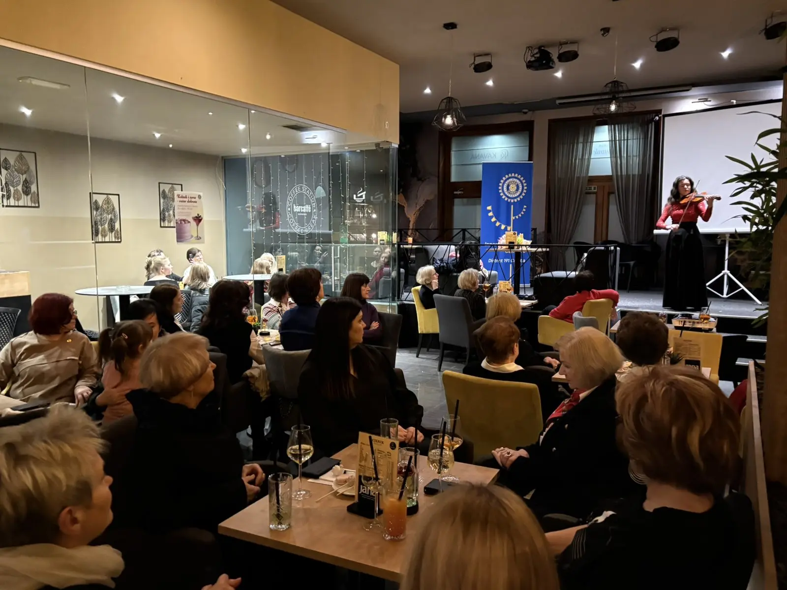 Inner wheel večer (1) Inner wheel večer (1)