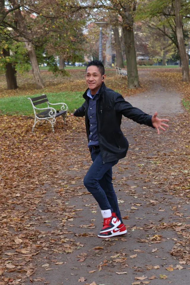 Isidro Valderama, Filipini, ples (10)