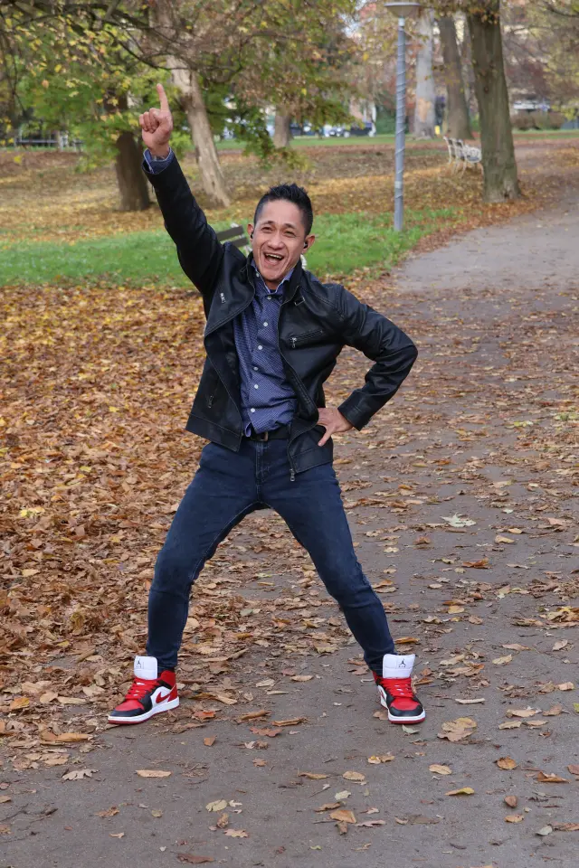 Isidro Valderama, Filipini, ples (16)