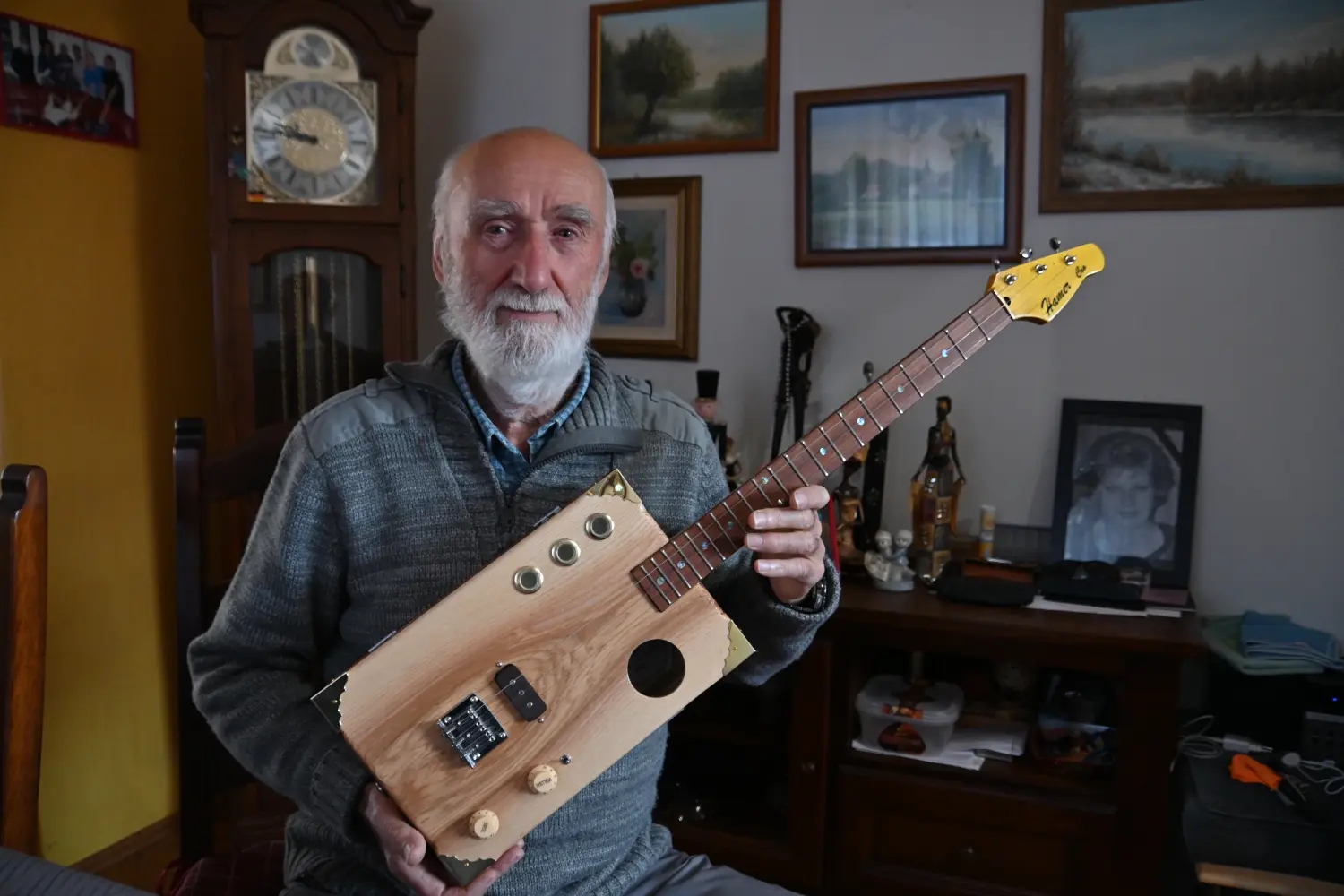 Ivan Hamer, Strahoninec, Hamer box (1) Ivan Hamer, Strahoninec, Hamer box (1)