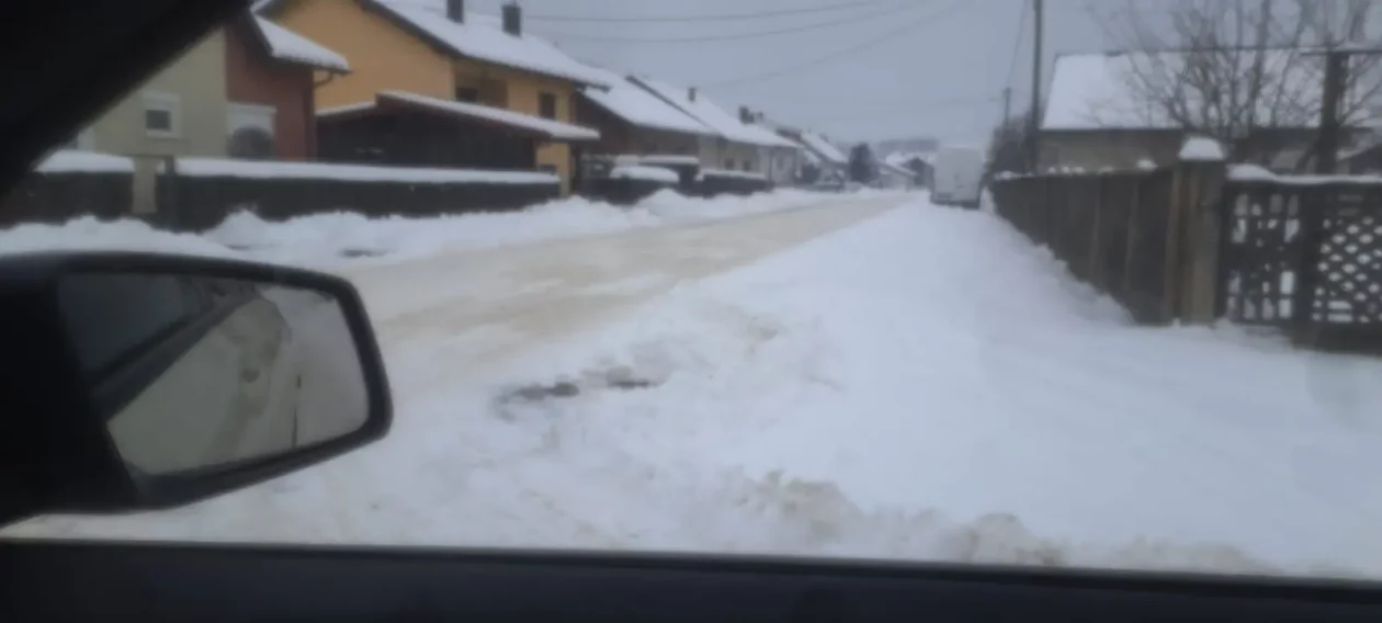 Ivanovec cesta led snijeg (11) Ivanovec cesta led snijeg (11)