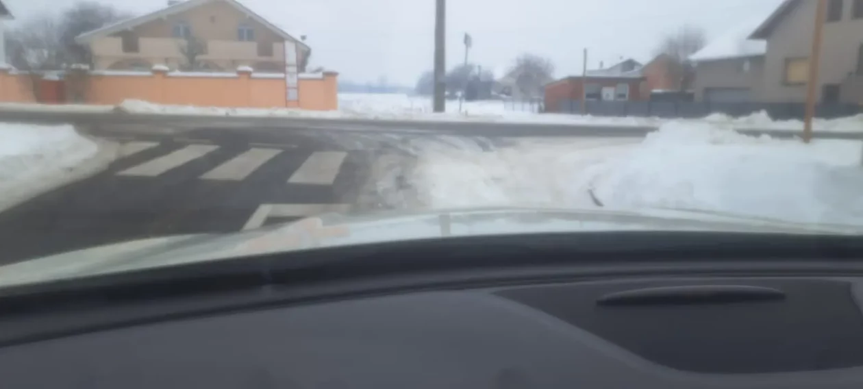 Ivanovec cesta led snijeg (12) Ivanovec cesta led snijeg (12)