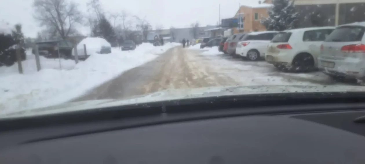 Ivanovec cesta led snijeg (4) Ivanovec cesta led snijeg (4)