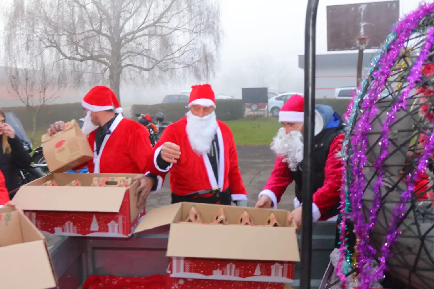 Ivanovec u blagdanskom duhu Dječja predstava i veseli susret s Djedovima Mrazovima (18)