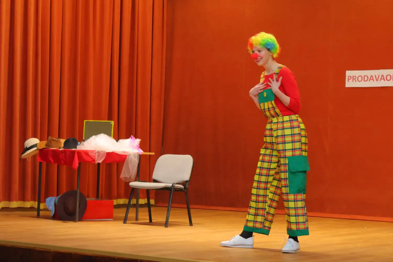 Ivanovec u blagdanskom duhu Dječja predstava i veseli susret s Djedovima Mrazovima (2)