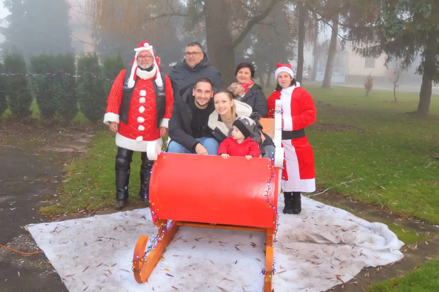 Ivanovec u blagdanskom duhu Dječja predstava i veseli susret s Djedovima Mrazovima (23)