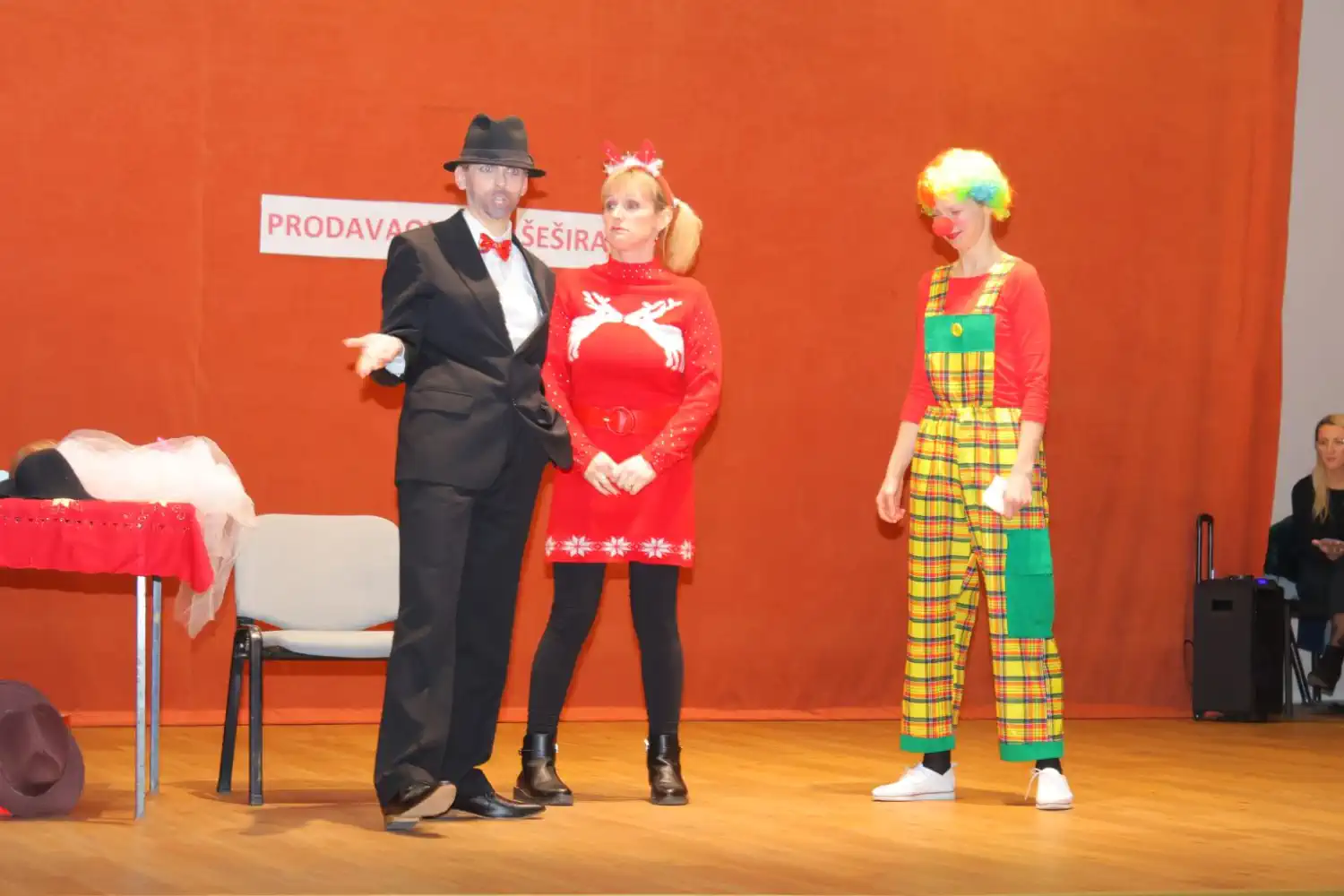 Ivanovec u blagdanskom duhu Dječja predstava i veseli susret s Djedovima Mrazovima (5)