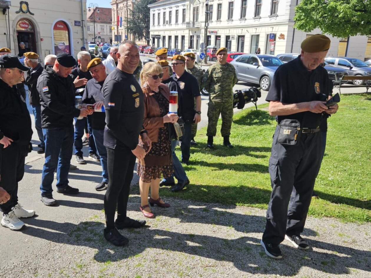 Ivica Nerer biciklom od Varaždina preko Bečkog Novog Mesta do Čakovca (10) Ivica Nerer biciklom od Varaždina preko Bečkog Novog Mesta do Čakovca (11)