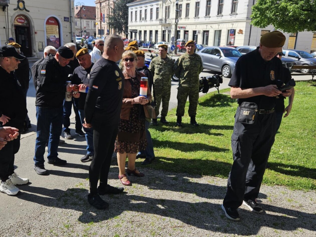 Ivica Nerer biciklom od Varaždina preko Bečkog Novog Mesta do Čakovca (8) Ivica Nerer biciklom od Varaždina preko Bečkog Novog Mesta do Čakovca (11)