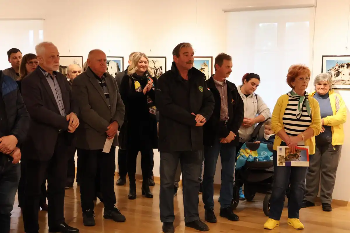 Izložba ratne fotografije riznica međimurja (19) Izložba ratne fotografije riznica međimurja (19)