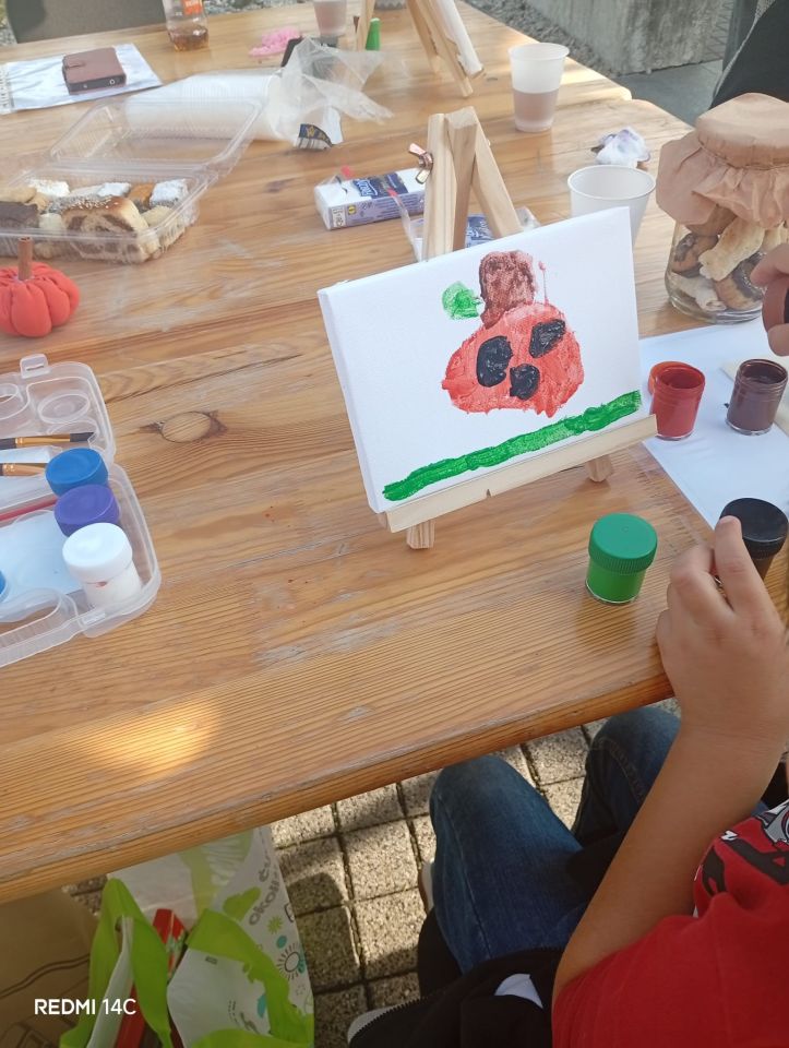 JESENSKA RADIONICA Mali umjetnici oslikavali bundeve na Sobočkom eko sajmu (4)